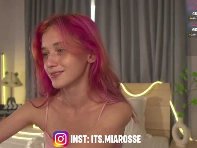 MiaRosee live cam on BongaCams