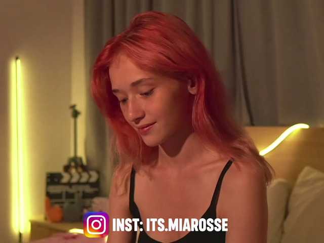 MiaRosee live cam on BongaCams