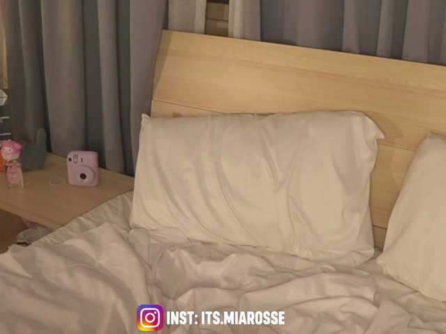 MiaRosee live cam on BongaCams