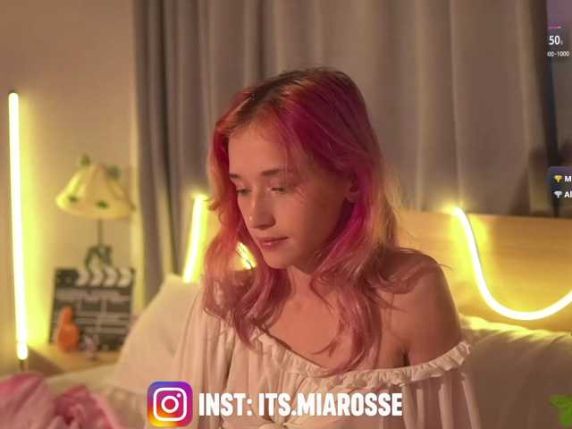 MiaRosee live cam on BongaCams