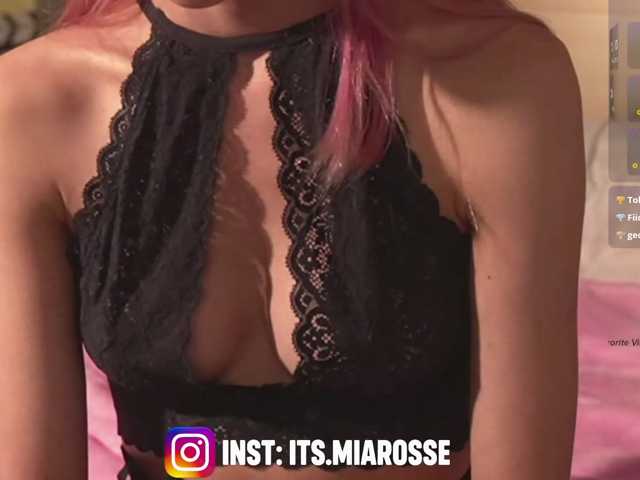 MiaRosee live cam on BongaCams
