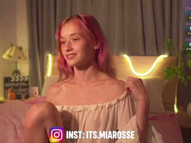 MiaRosee live cam on BongaCams