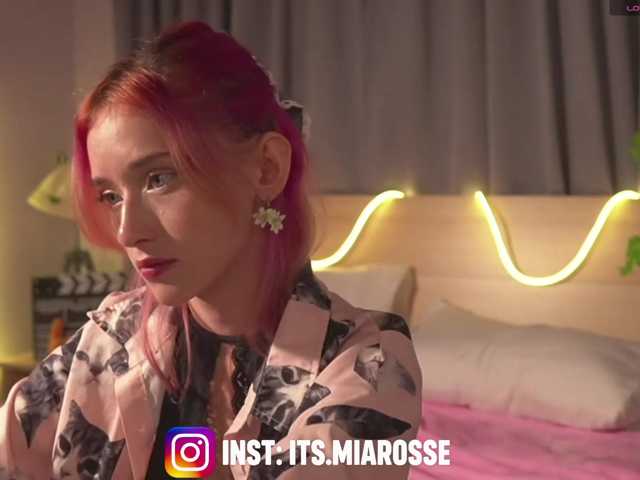 MiaRosee live cam on BongaCams