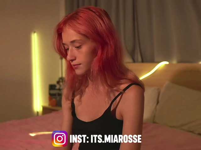 MiaRosee live cam on BongaCams