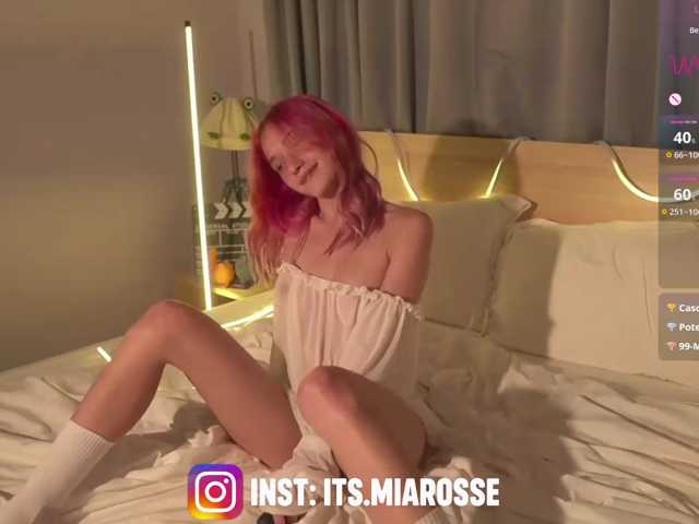 MiaRosee live cam on BongaCams