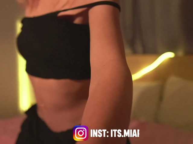 MiaRosee live cam on BongaCams