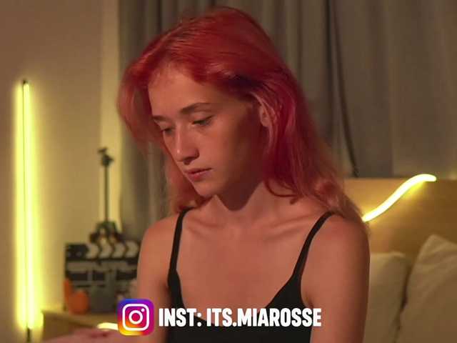 MiaRosee live cam on BongaCams