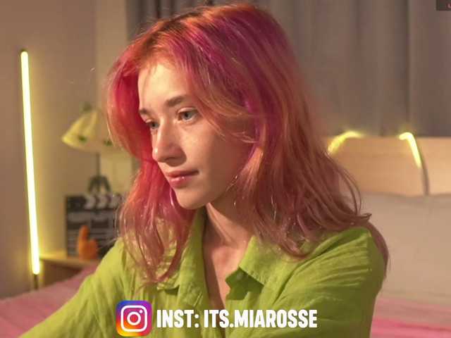 MiaRosee live cam on BongaCams