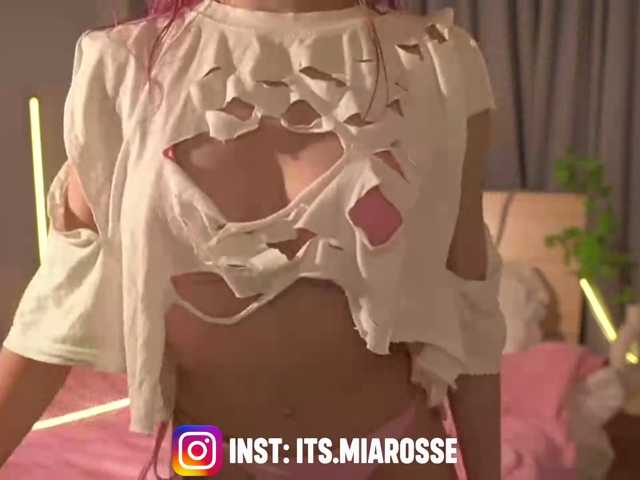MiaRosee live cam on BongaCams