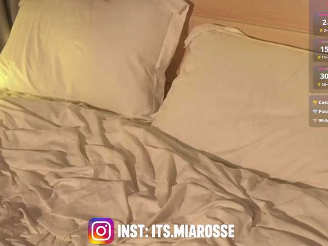 MiaRosee live cam on BongaCams