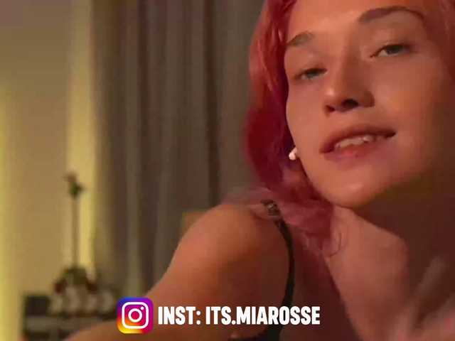 MiaRosee live cam on BongaCams
