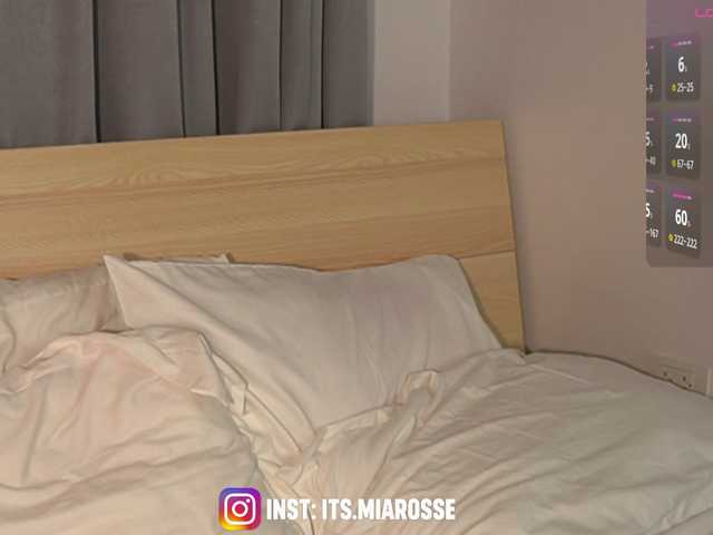 MiaRosee live cam on BongaCams