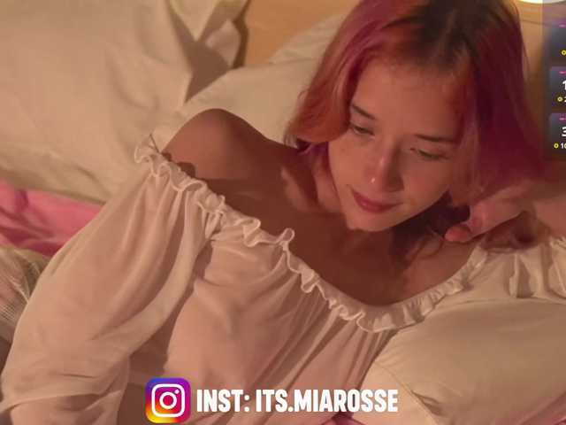 MiaRosee live cam on BongaCams