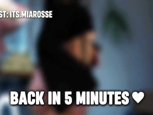 MiaRosee live cam on BongaCams