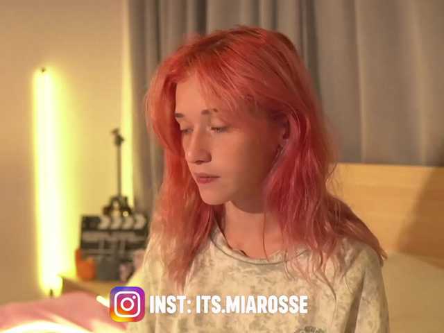 MiaRosee live cam on BongaCams