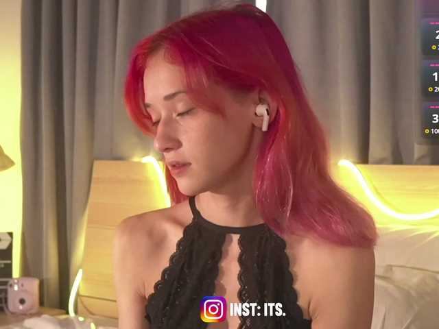 MiaRosee live cam on BongaCams