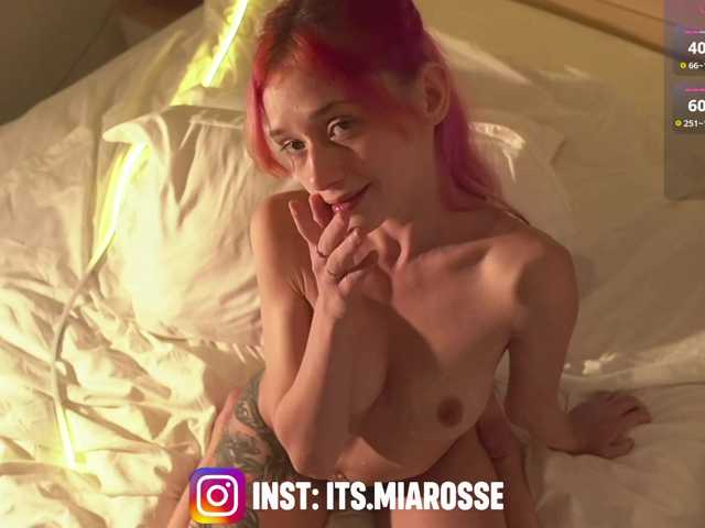 MiaRosee live cam on BongaCams