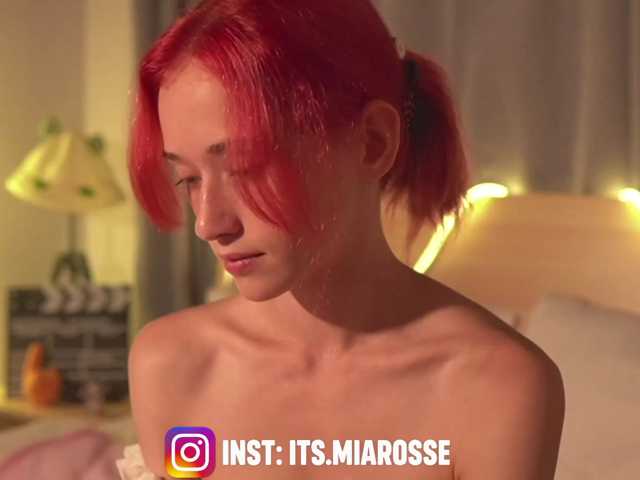 MiaRosee live cam on BongaCams
