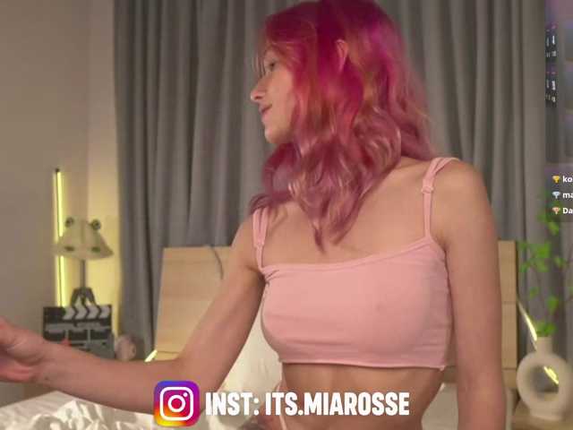 MiaRosee live cam on BongaCams