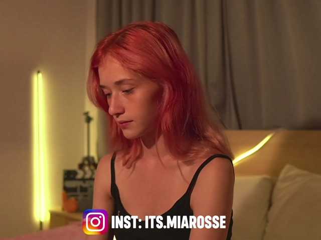 MiaRosee live cam on BongaCams