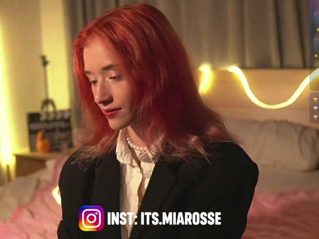 MiaRosee live cam on BongaCams