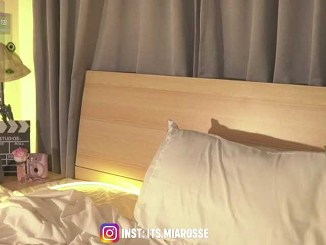 MiaRosee live cam on BongaCams