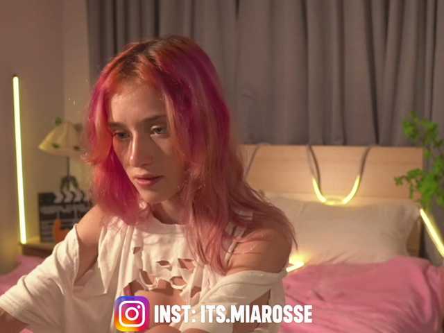 MiaRosee live cam on BongaCams
