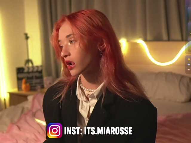 MiaRosee live cam on BongaCams
