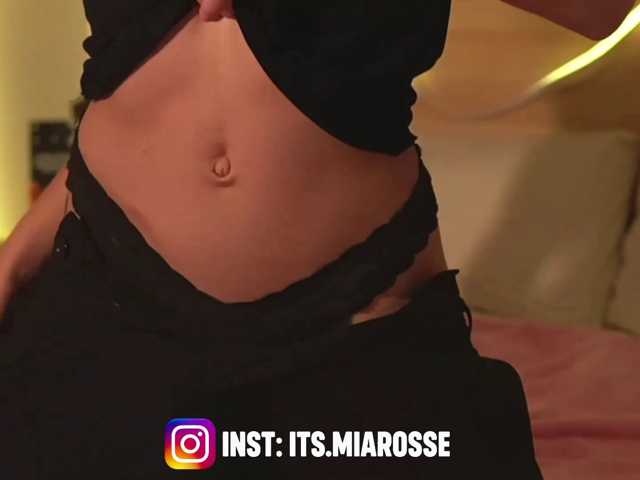 MiaRosee live cam on BongaCams