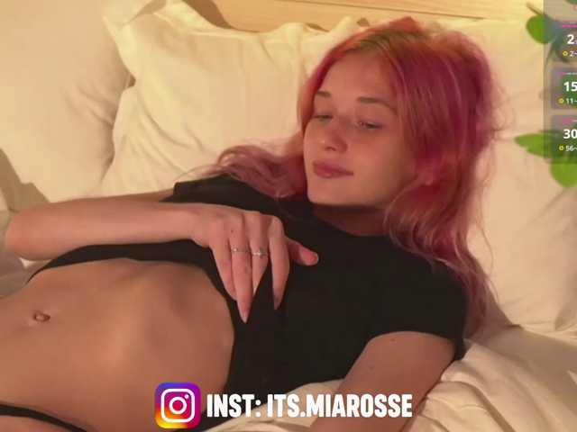 MiaRosee live cam on BongaCams