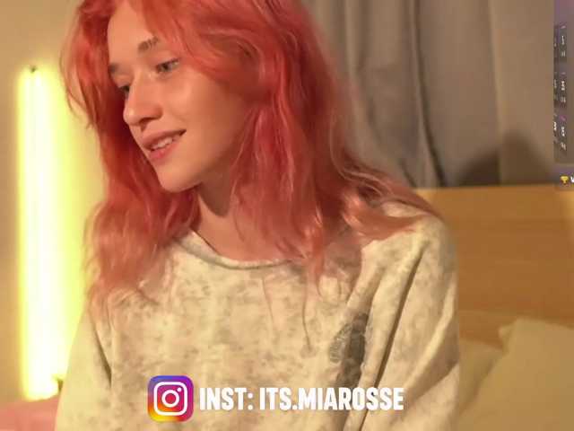 MiaRosee live cam on BongaCams