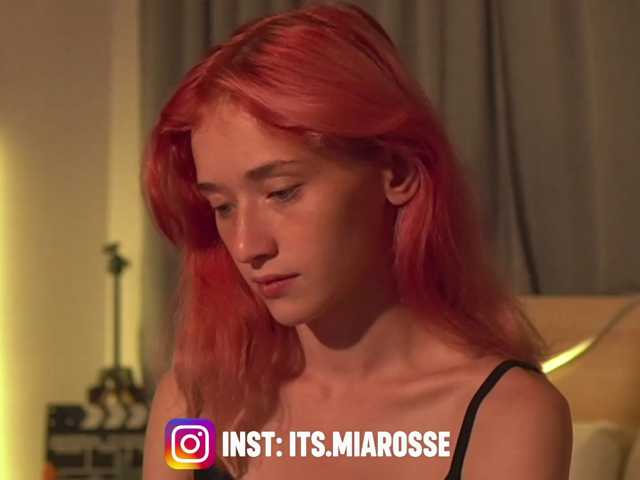 MiaRosee live cam on BongaCams