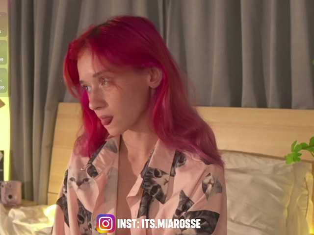MiaRosee live cam on BongaCams