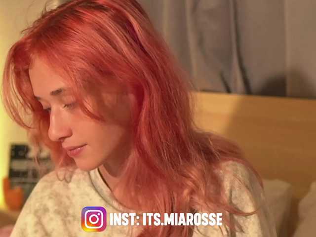 MiaRosee live cam on BongaCams