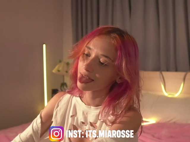 MiaRosee live cam on BongaCams