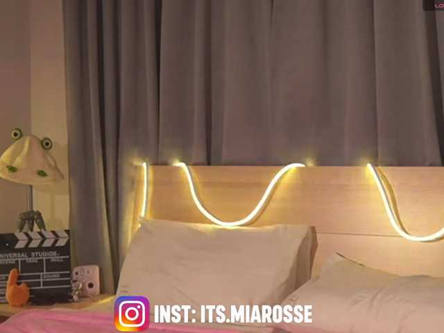 MiaRosee live cam on BongaCams