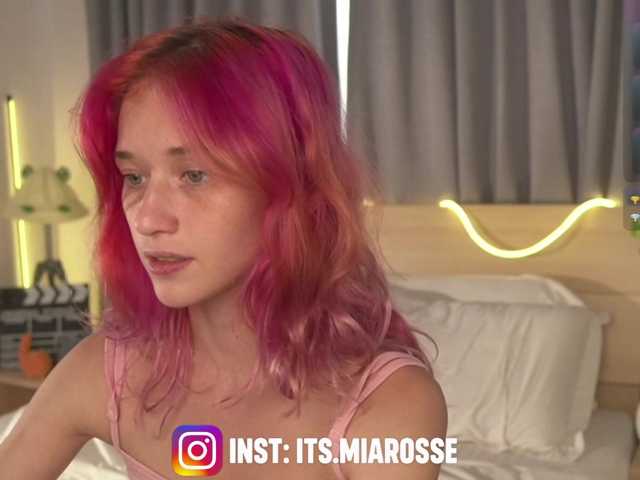 MiaRosee live cam on BongaCams