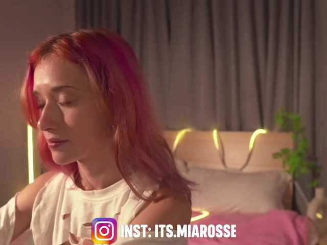 MiaRosee live cam on BongaCams