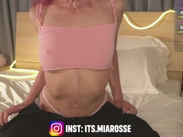 MiaRosee live cam on BongaCams