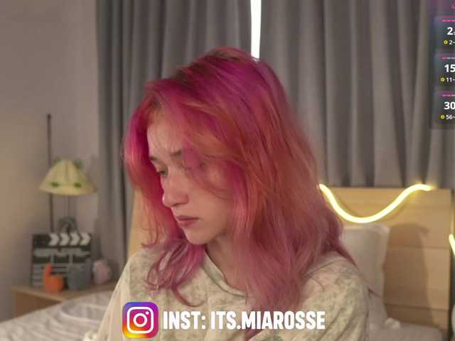 MiaRosee live cam on BongaCams