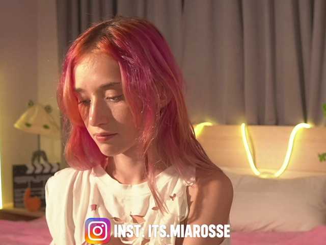 MiaRosee live cam on BongaCams