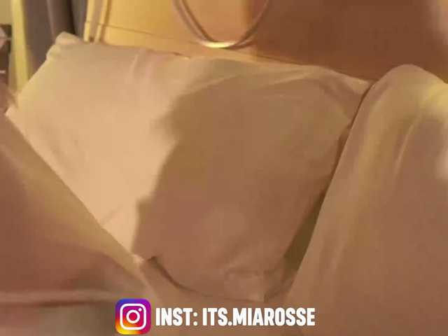 MiaRosee live cam on BongaCams