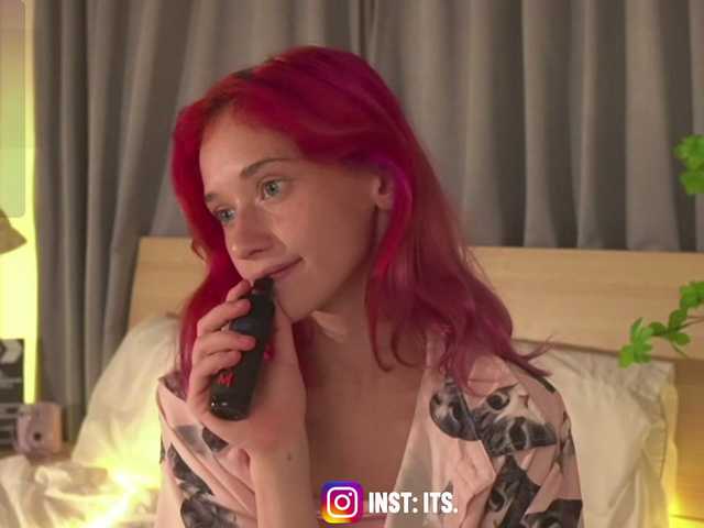 MiaRosee live cam on BongaCams