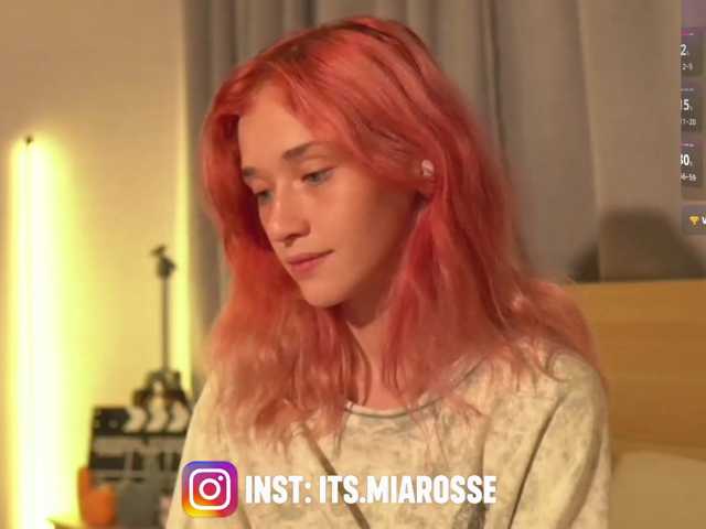MiaRosee live cam on BongaCams
