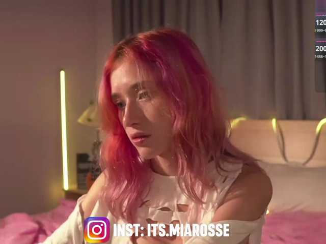 MiaRosee live cam on BongaCams