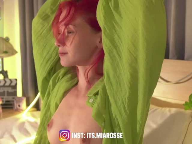 MiaRosee live cam on BongaCams
