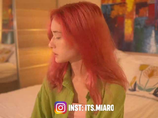 MiaRosee live cam on BongaCams