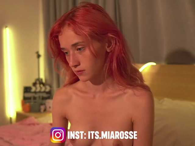 MiaRosee live cam on BongaCams