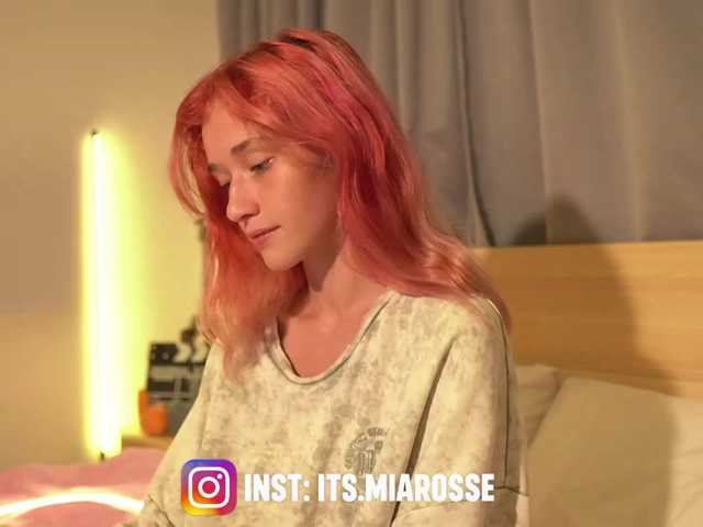 MiaRosee live cam on BongaCams