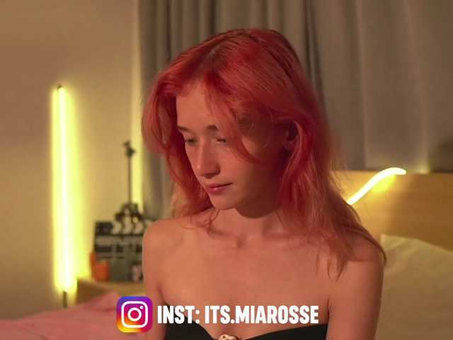 MiaRosee live cam on BongaCams